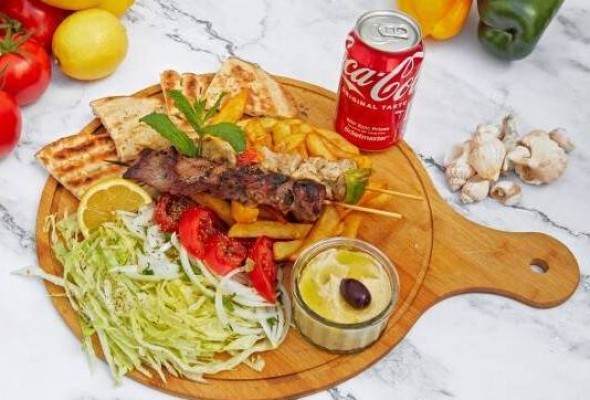 Kalamaki mix 1 chicken, 1 lamb portion chips and drink